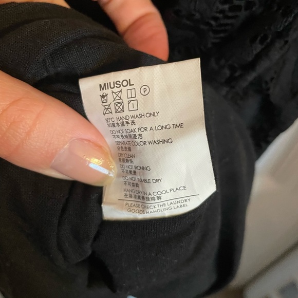 Elegant Lace Off Shoulder Dress - Picture 9 of 12